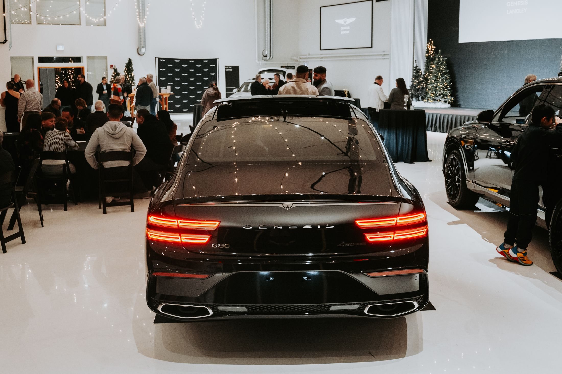 Lancement automobile en espace privatisé — Expérience de marque